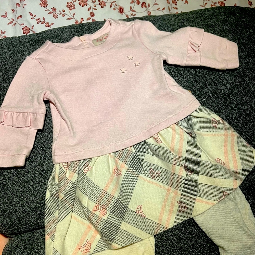 Super cute dress with 2 pairs of matching tights